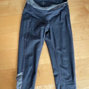 Athleta cropped gray leggings with striped band XS